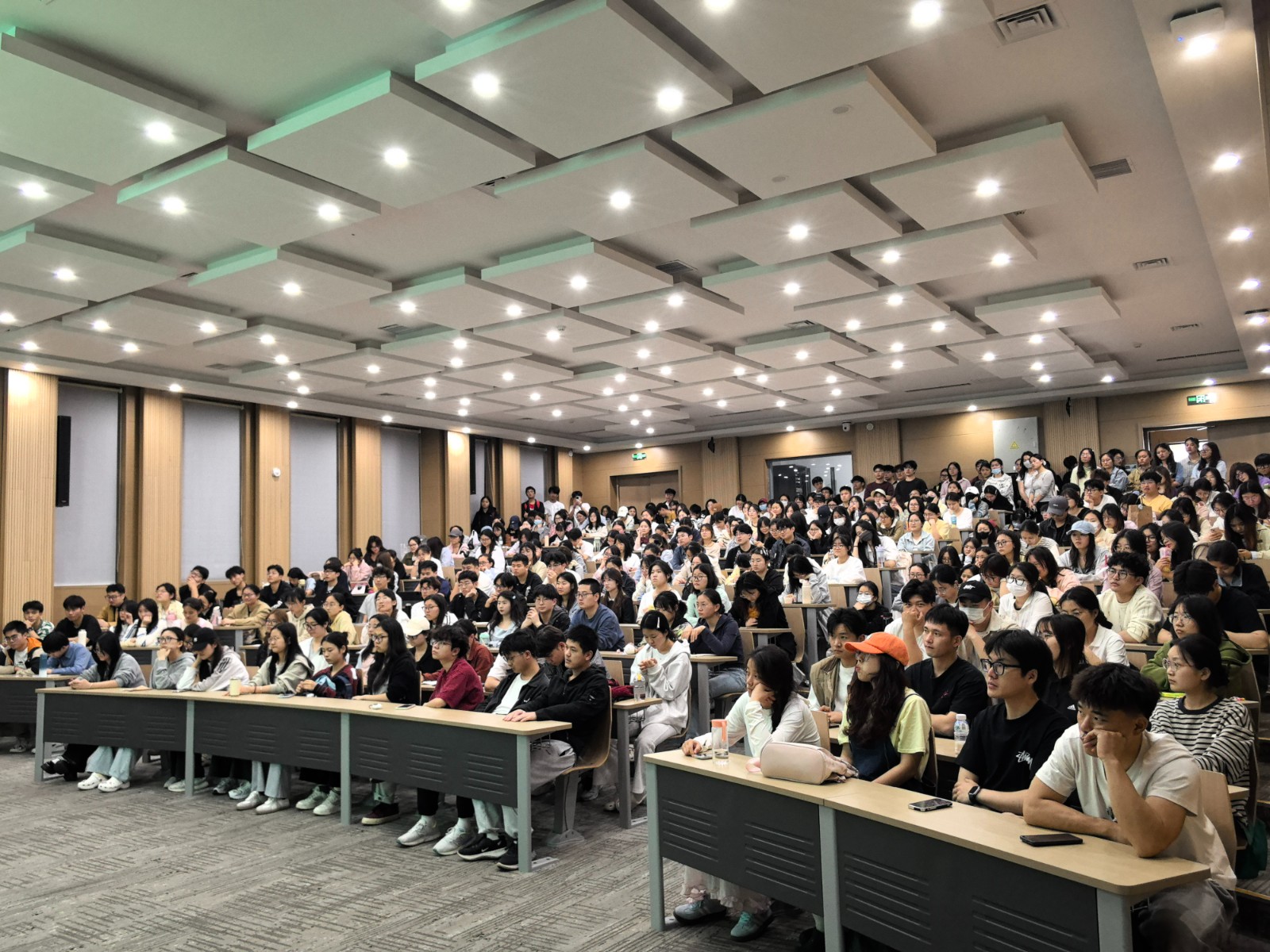 1744351715152589.jpg 1744351715152589.jpg