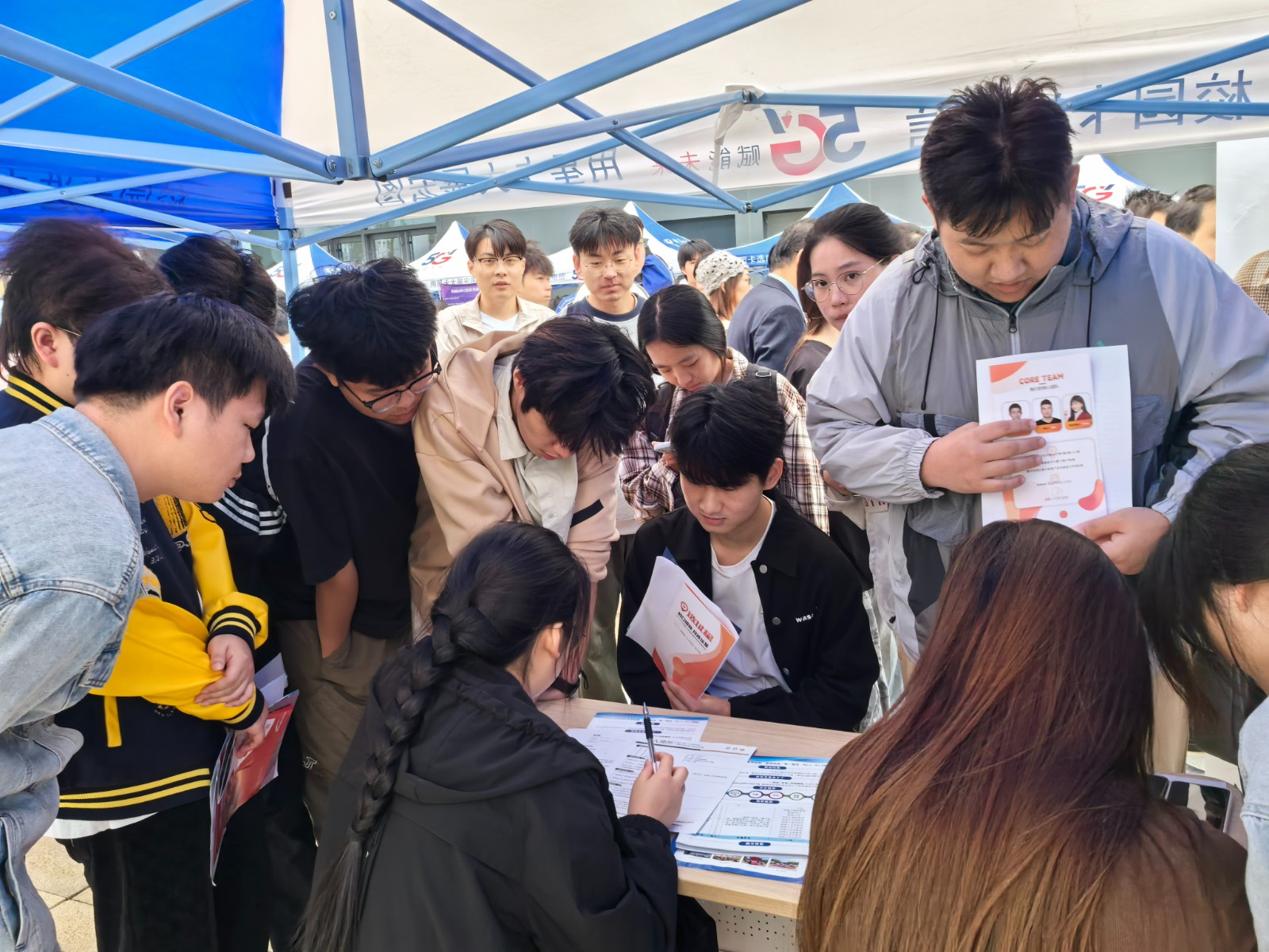 1760596699279291.jpg 1760596699279291.jpg